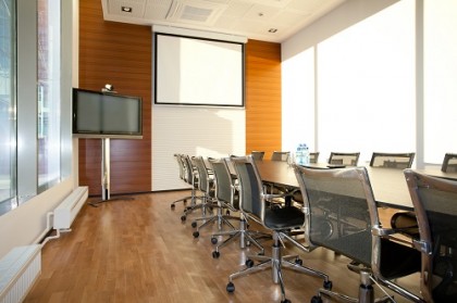 Konferenzraum gestalten: angenehme Atmosphäre für Ihre Meetings